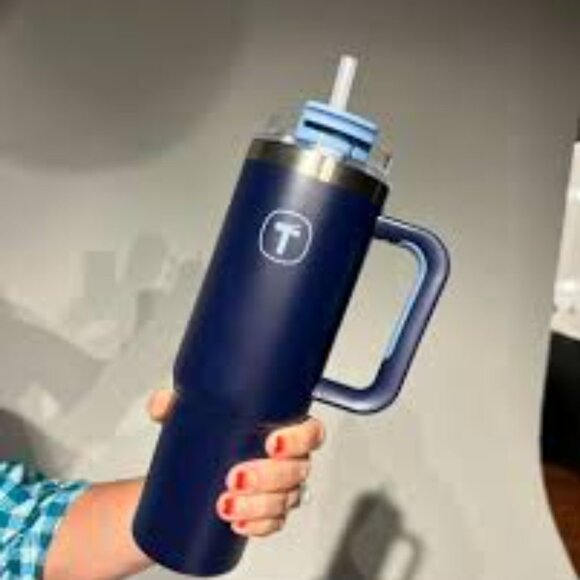 Tupperware big T Tumbler - Navy/Nocturnal Blue  (37 oz / 1.1 L) - Picture 4 of 7